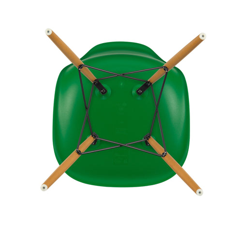 Cadeira Eames em Plástico DSW / Ácer Dourado